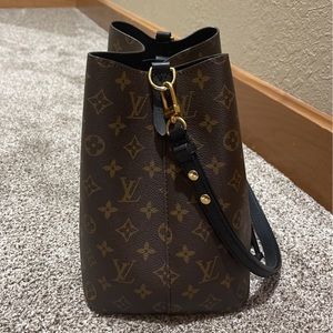Louis Vuitton Monogram Neonoe MM black